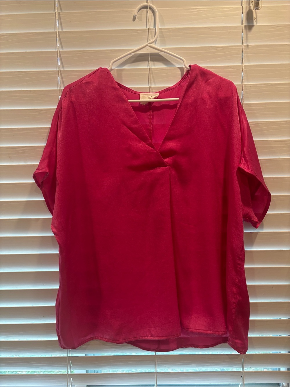 ANDREE BY UNIT Hot Pink V-Neck Short Sleeve Blouse